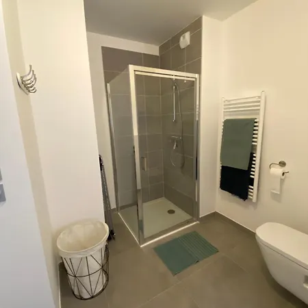 Hakuna Matata 5 Min Parking Apartament